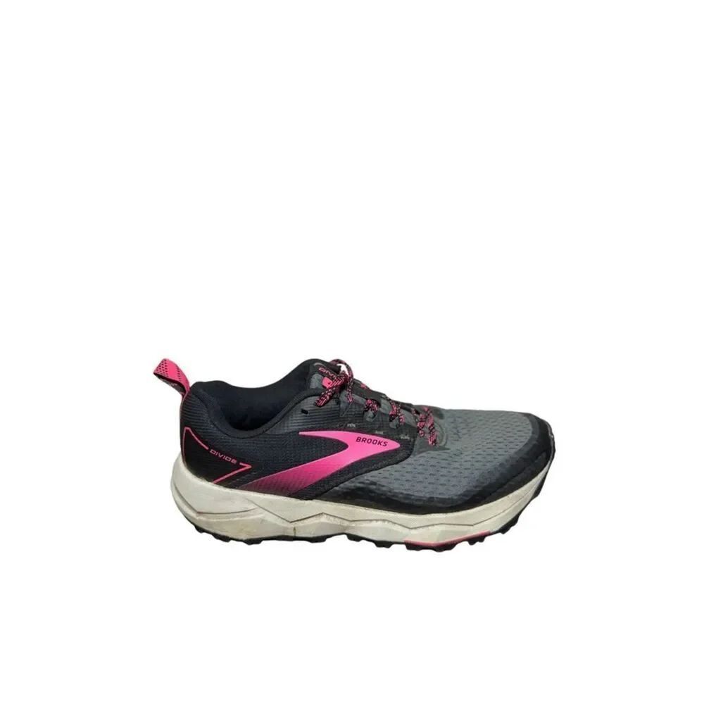 Brooks Divide Women's Gray and Pink Trail Running Shoe size 7.5